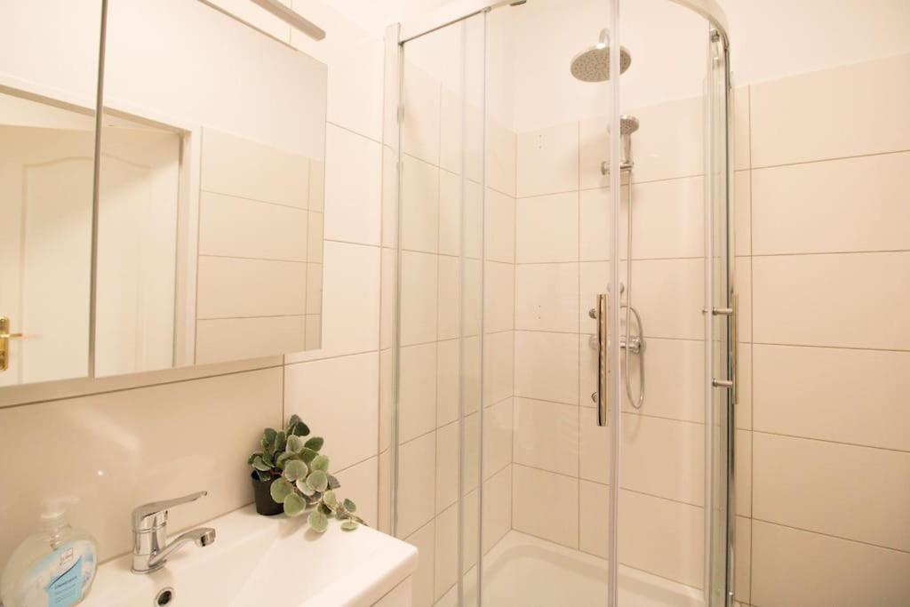 Appartement Stilvolle Urbane Auszeit L Lf19 Vienne